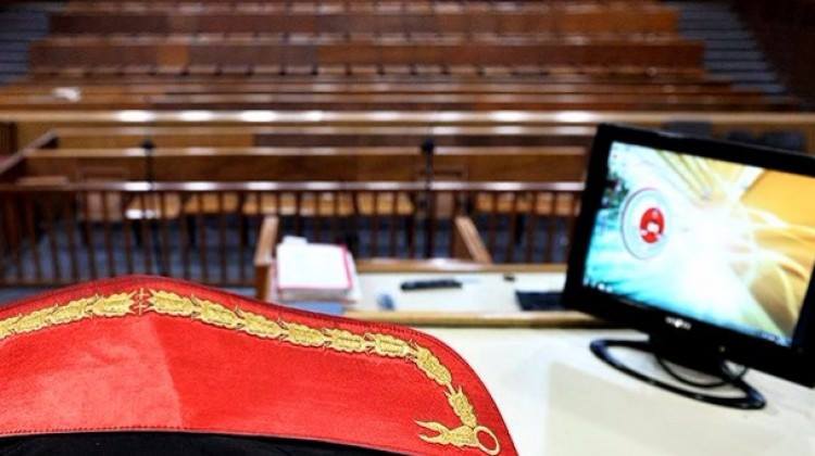 Yeddi hakim işdən çıxarıldı - Türkiyədə