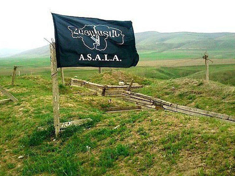 Qarabağda daha bir terrorçu bayrağı