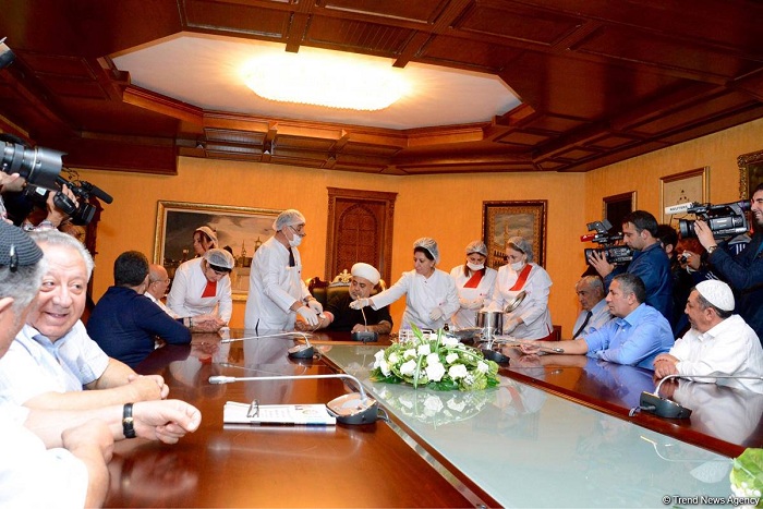 Şeyx, komitə sədri və deputatlardan qan aldılar - FOTOLAR