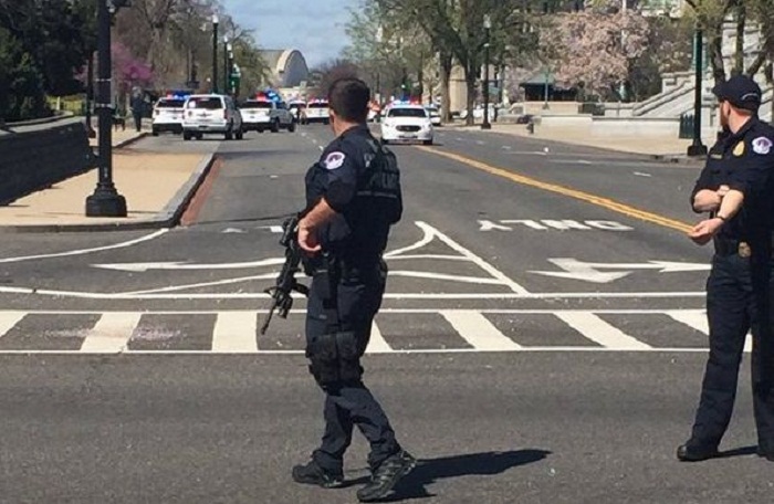 Amerikada atışma: Polislər güllələndi - Yenilənib