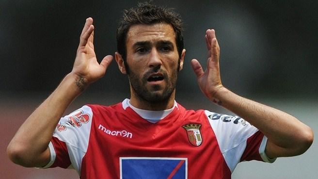 Portuqaliyalı futbolçu karyerasını bitirdi