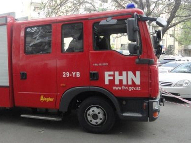 Qəbələdə ev yandı