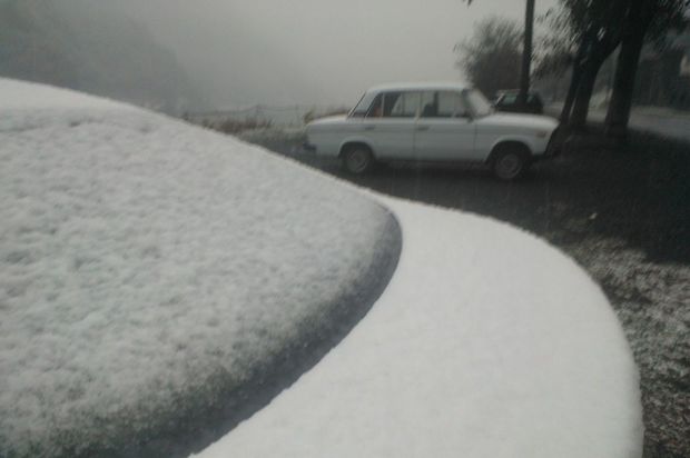 Qax ağ örpəyə büründü – FOTO