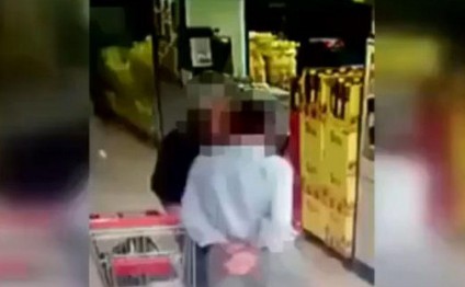 BİABIRÇILIQ! Marketdə əxlaqsızlıq edən ər-arvad kameralara belə düşdülər - FOTOLAR