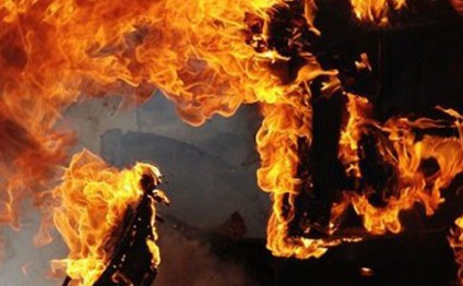 Bakıda mağaza yandı