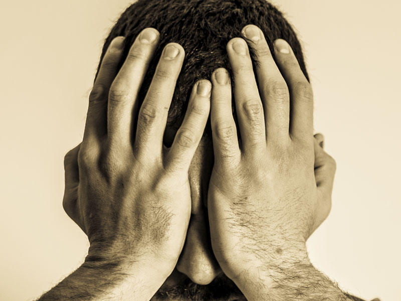 Seksual ehtiyaclarını ödəmək üçün şüşə butulkadan istifadə etdi- Nəticəsi ağır oldu