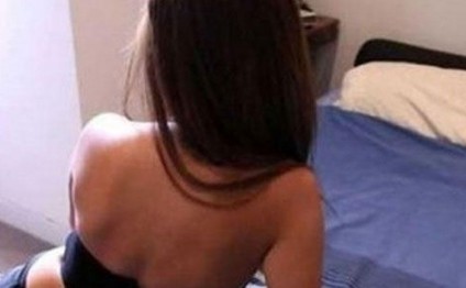 İnanılmazdır- Qadın kişiləri evə dəvət edir, əri isə arvadının kişilərlə intim münasibətini videoya çəkir