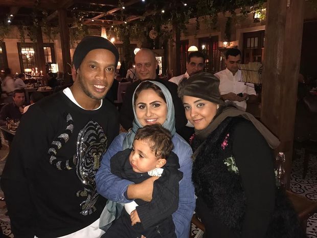 Ronaldinyo Bakıya gəlib – FOTO