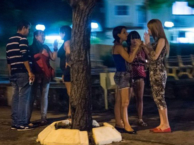 10-15 manata bədənini satan qadınlar - FOTOREPORTAJ