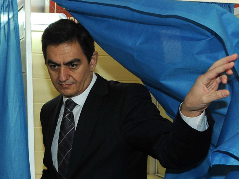 Əli Kərimlinin qara zolağı: trollar yenə məğlub oldular