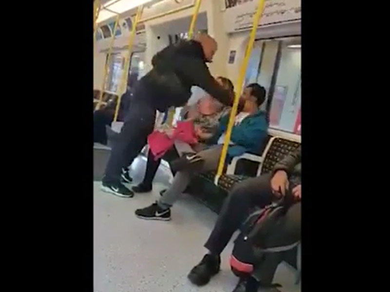 Kişi yanında sevgilisi olan oğlanı vurdu - METRODA - VİDEO