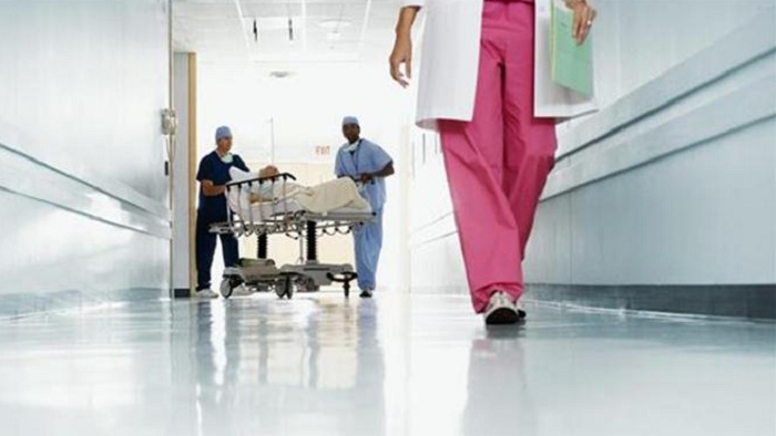 Evi partlayan aparat rəhbəri və xanımı Türkiyəyə aparıldı