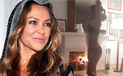 53 yaşlı Hülya alt paltarda - FOTOLAR (18+)
