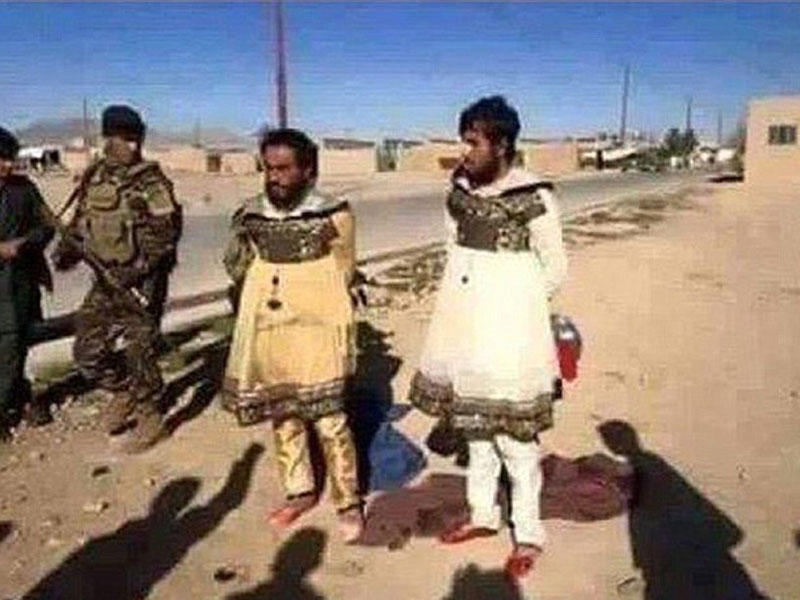 İŞİD-çilər qadın paltarında qaçırlar - FOTO