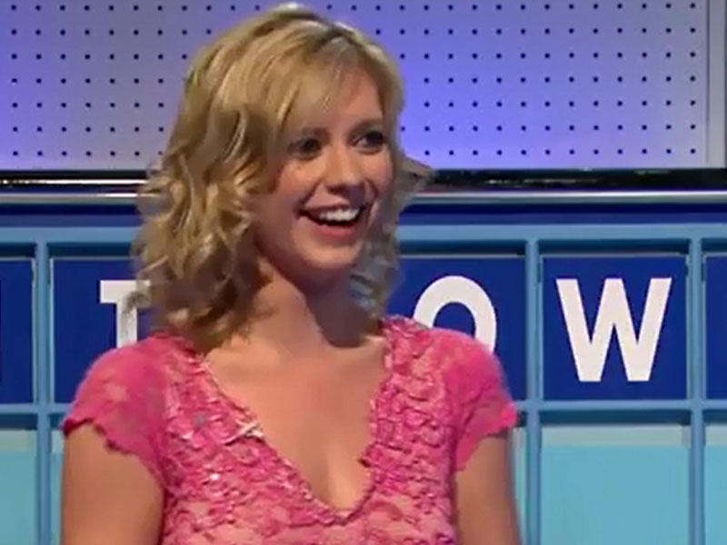 BİABIRÇILIQ: Xanım aparıcı canlı yayımda söyüş yağdırdı - VİDEO