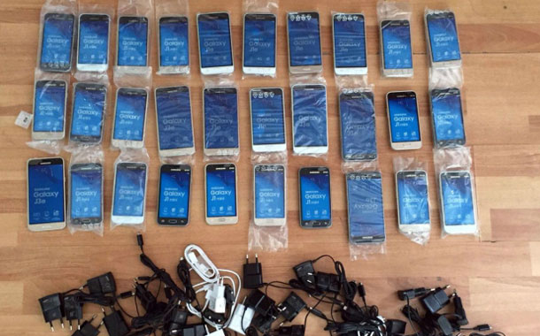 Gömrükdə əməliyyat — 30 telefon tutuldu