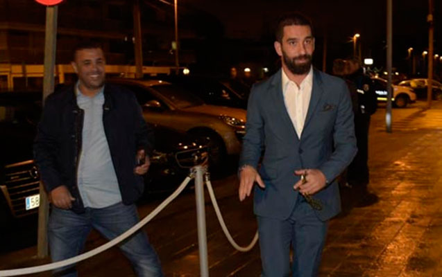 Hamı sevgilisi ilə, Arda təsbehlə... - FOTOLAR