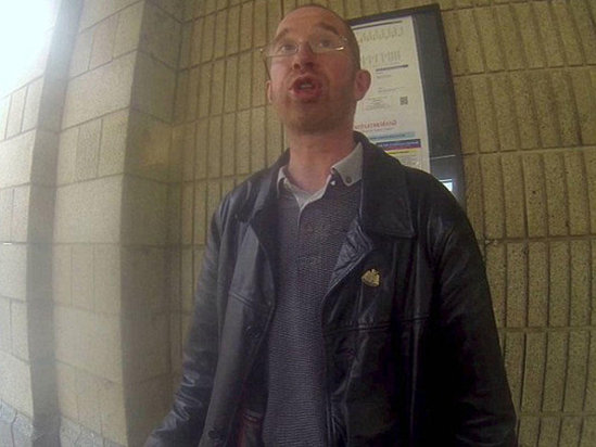 Facebook-da DƏHŞƏT ! 46 yaşlı əxlaqsız azyaşlıları.. - VİDEO