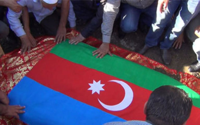 “Şəhid məzarlarından bayraq asılsın!” - Parlametndə təklif