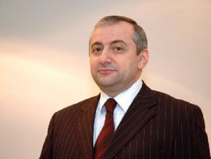 Ermənistanda daha bir məmur işdən çıxarıldı