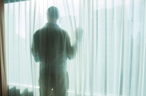 Sumqayıtda İNTİHAR! Özünü 14-cü mərtəbədən atdı