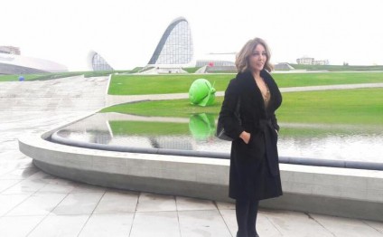 “Kara Sevda”-nın Leylası Bakıda - FOTOLAR