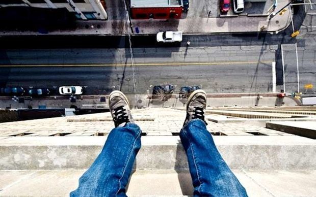 Ukraynada azərbaycanlı tələbə 7-ci mərtəbədən düşərək ölüb - FOTO