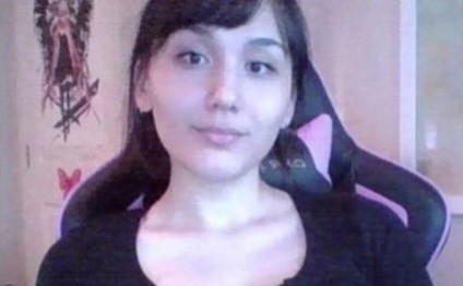 İnternetdə kişiləri soyunduran 17 yaşlı qız - FOTOLAR