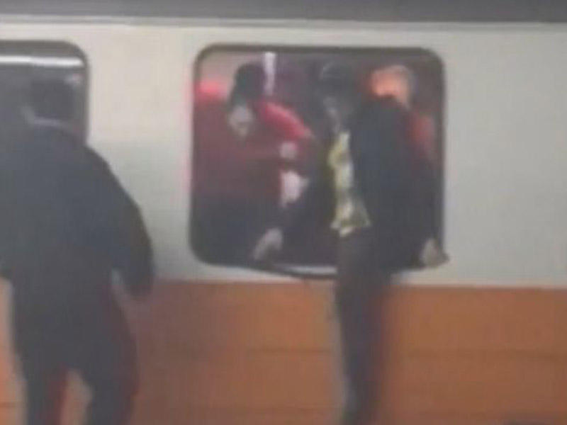 Metroda QORXULU anlar: Sərnişinlər şüşələri sındırıb, qaçdılar - VİDEO + FOTOLAR