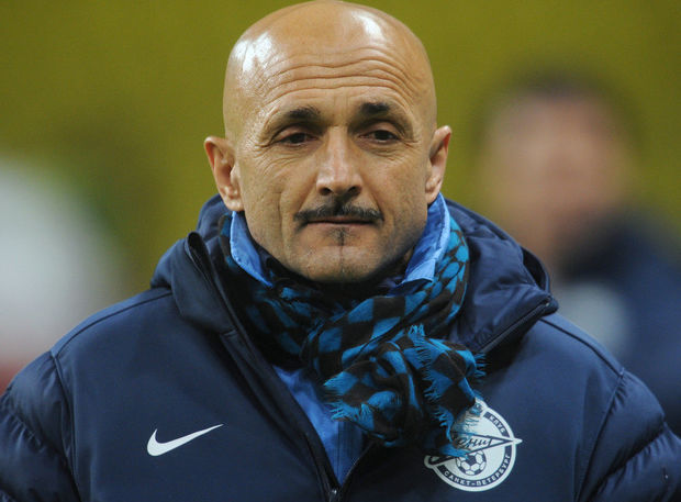 “Roma”nın baş məşqçisi başını stola çırpıb – VİDEO