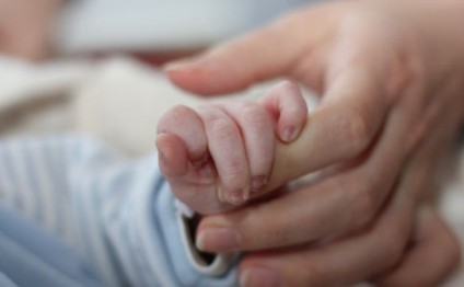 Bakıda klinikada iki yaşlı körpə öldü