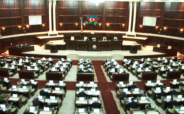Milli Məclisin plenar iclası başlayıb