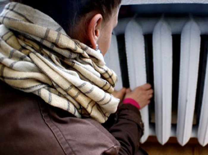 Məktəblərdə şagirdlər soyuqdan donur? - Açıqlama