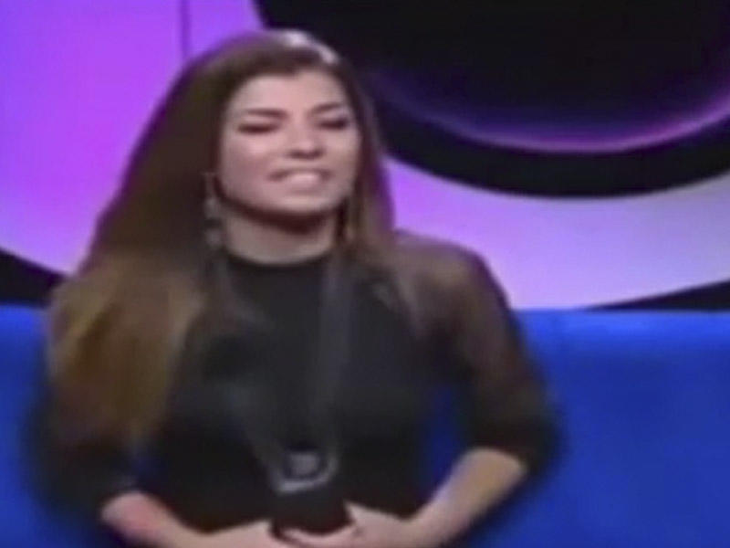 Efirdə biabırçılıq ! Alt paltarı geyinməyən qonaq belə rüsvay oldu - VİDEO