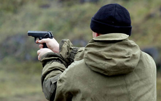 Nazirliyin əməkdaşı güllələndi