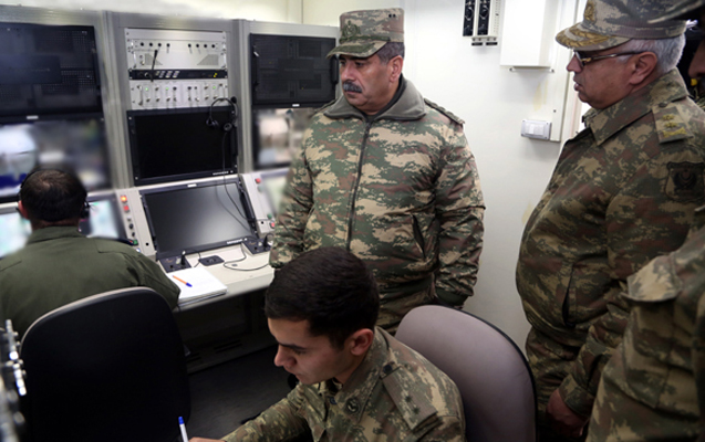 Zakir Həsənov hərbi aviabazada - Fotolar