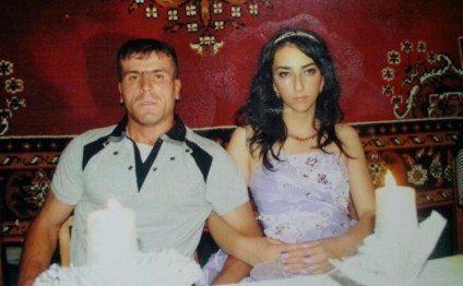 Qəbələdə ər 3 uşaq anası olan arvadını boğaraq öldürüb