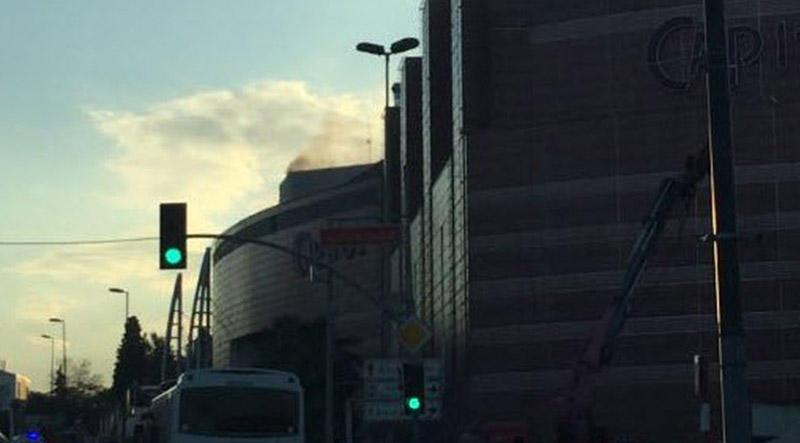 SON DƏQİQƏ: Məşhur alış-veriş mərkəzi yanır - YENİLƏNİR