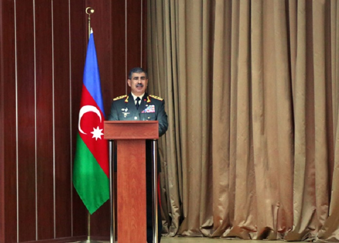 Müdafiə naziri zabitləri bir yerə yığdı - FOTO