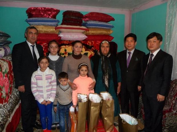 Koreyalı səfir məcburi köçkünlərlə görüşdü – FOTOLAR