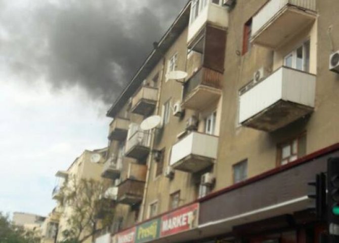 Bakıda yaşayış binası yanır - FOTOLAR