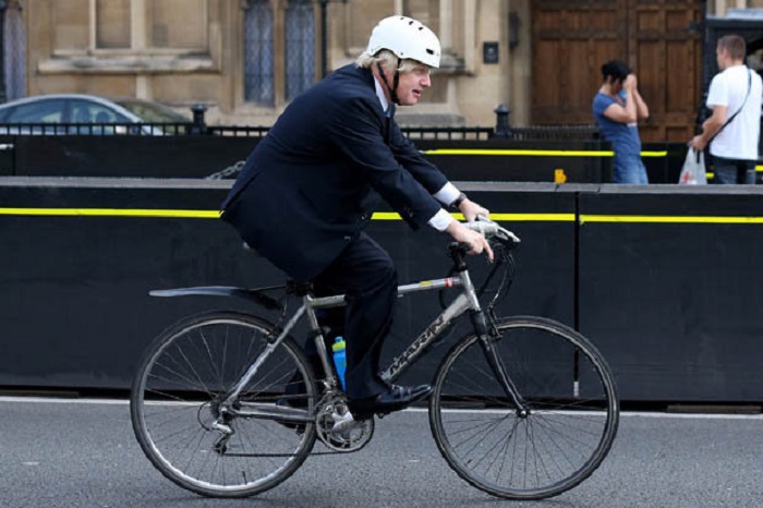 Nazirə velosiped qadağası: Həyatı təhlükə