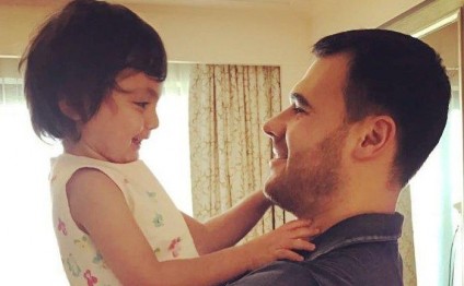 Eminin əkizləri və Əminə ilə yeni fotosu