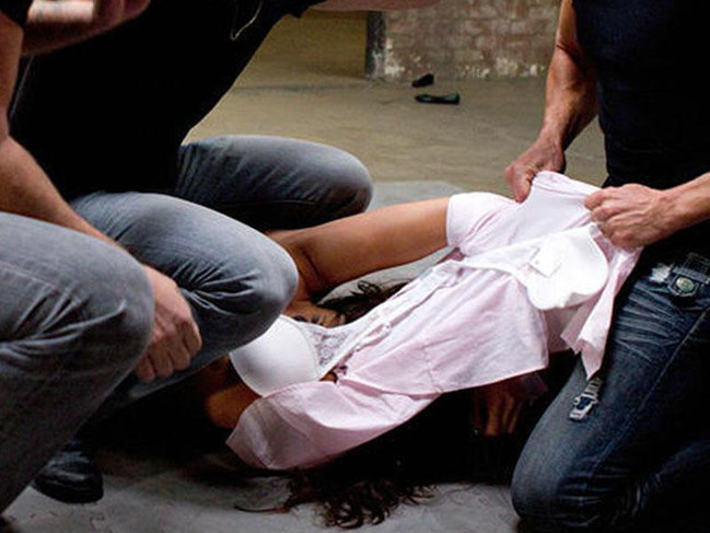 Huşsuz qadınla cinsi əlaqəyə BELƏ GİRDİLƏR VƏ SOSİAL ŞƏBƏKƏDƏ PAYLAŞDILAR