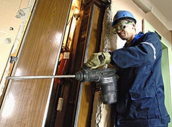 Yasamal və Nəsimi rayonunda vətəndaşlar liftdə qaldı - FHN xilas etdi