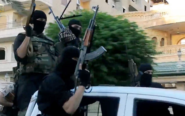 İŞİD-ə öz adamlarından zərbə - Xəzinə qaçırıldı