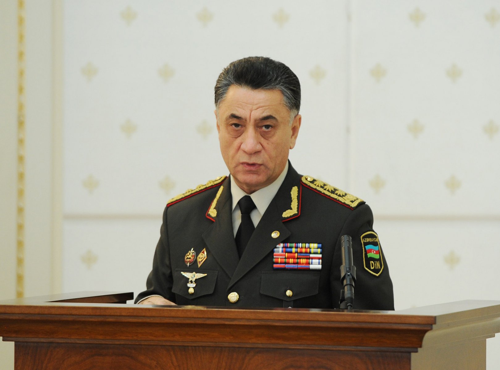 Nazir Nərimanov rayon DYP rəisini sərt cəzalandırdı