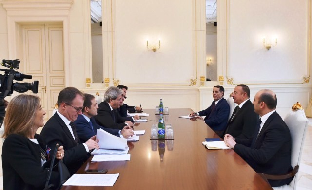 Prezident İtaliya XİN başçısı ilə görüşdü