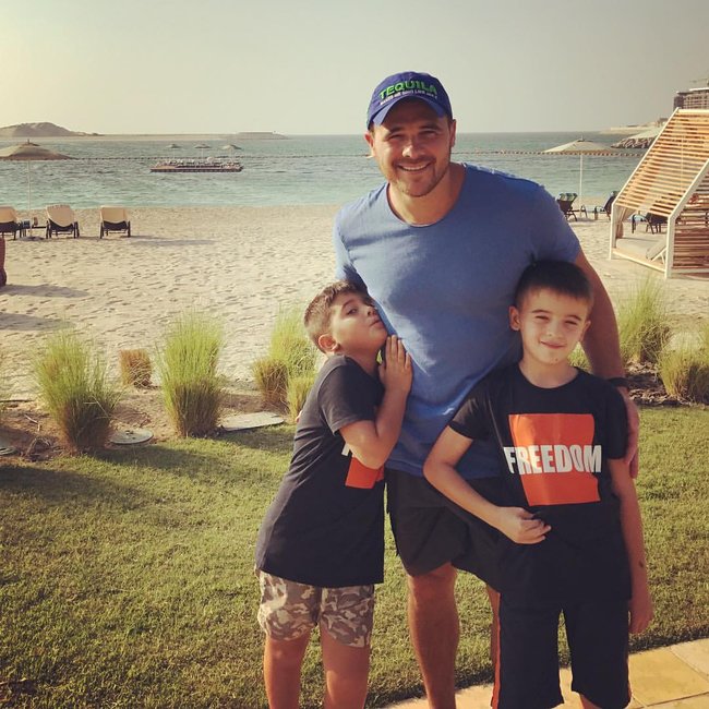 Emin Ağalarov əkizləri ilə - FOTO