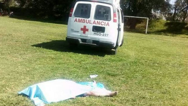 Meksikada futbolçu qırmızı vərəqəyə görə hakimi öldürdü